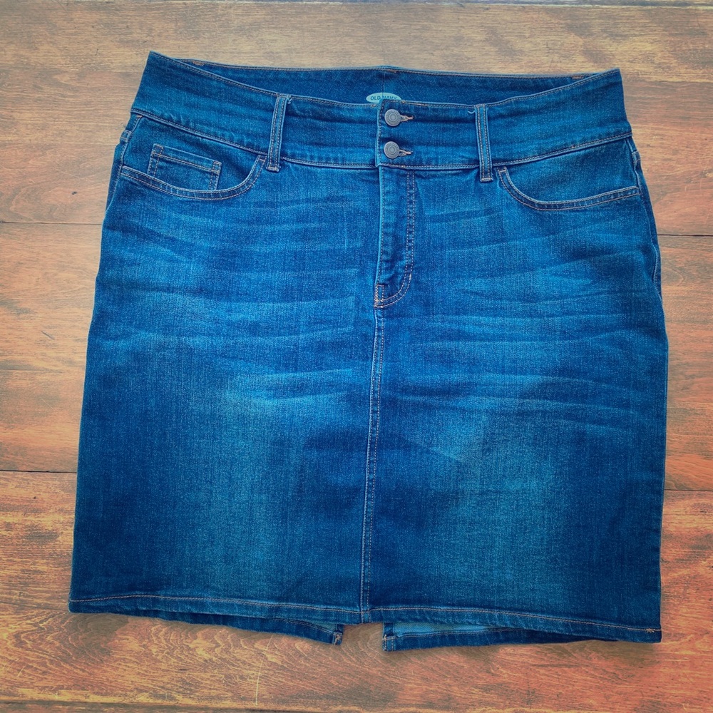 Old Navy Smooth & Slim Denim Skirt